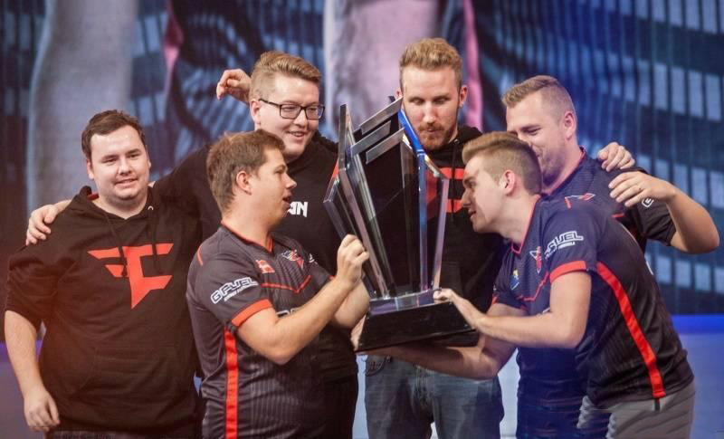 LPL 明天的首发阵容：Inb将面对Yuanshen！ Leave 将在SOLO比赛中面对 JiaQi