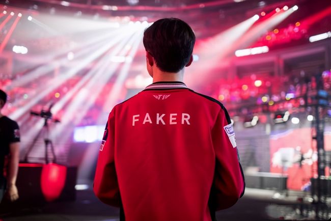 EDG赛前海报：此番出征，必当不破！不立！